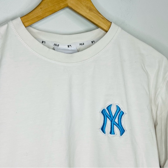 MLB NY Yankees White/Blue Paisley Graphic Logo Tee L - Picture 2 of 7